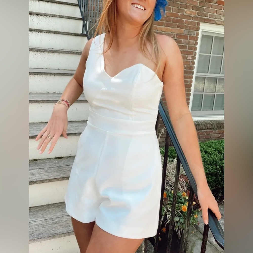 DO+BE White One Shoulder Romper